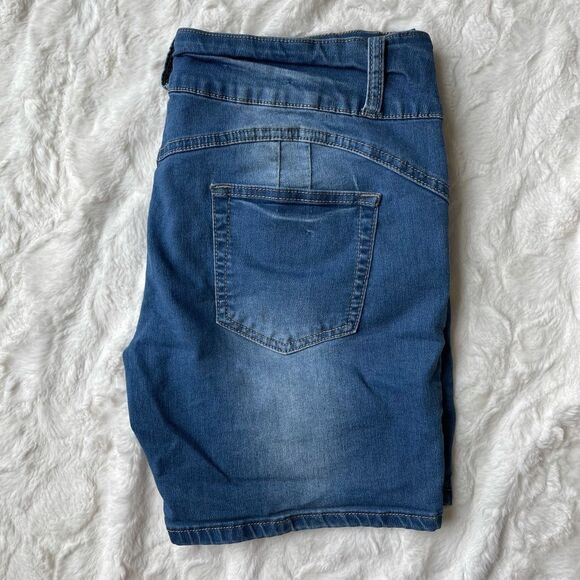 GoGo Jeans Mid-Rise Short - Women’s 32 - Picture 5 of 6